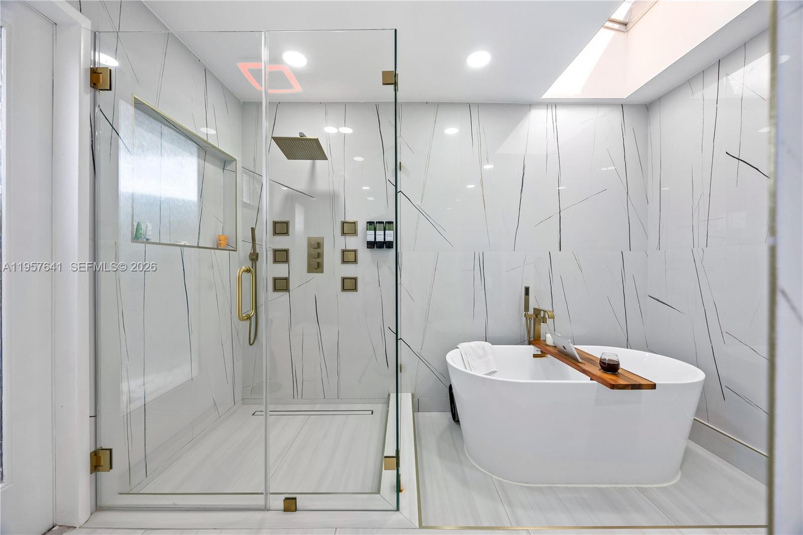 2532 Southeast 13th Street Pompano Beach, FL 33062 - Photo 6 of 69