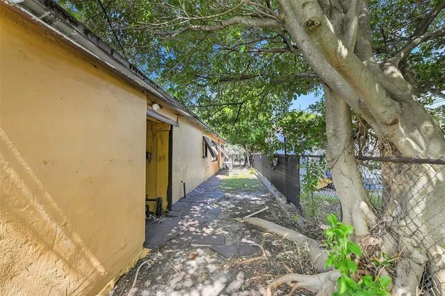 $399,900 | 1390 Northeast 39th Street, Pompano Beach, FL 33064