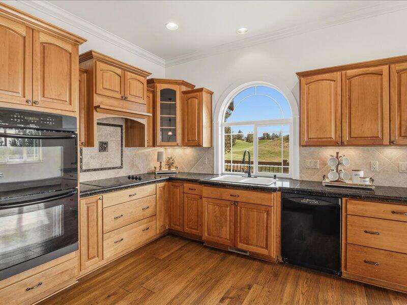 1747 Turnstone Road Redmond, OR 97756 - Photo 10 of 96