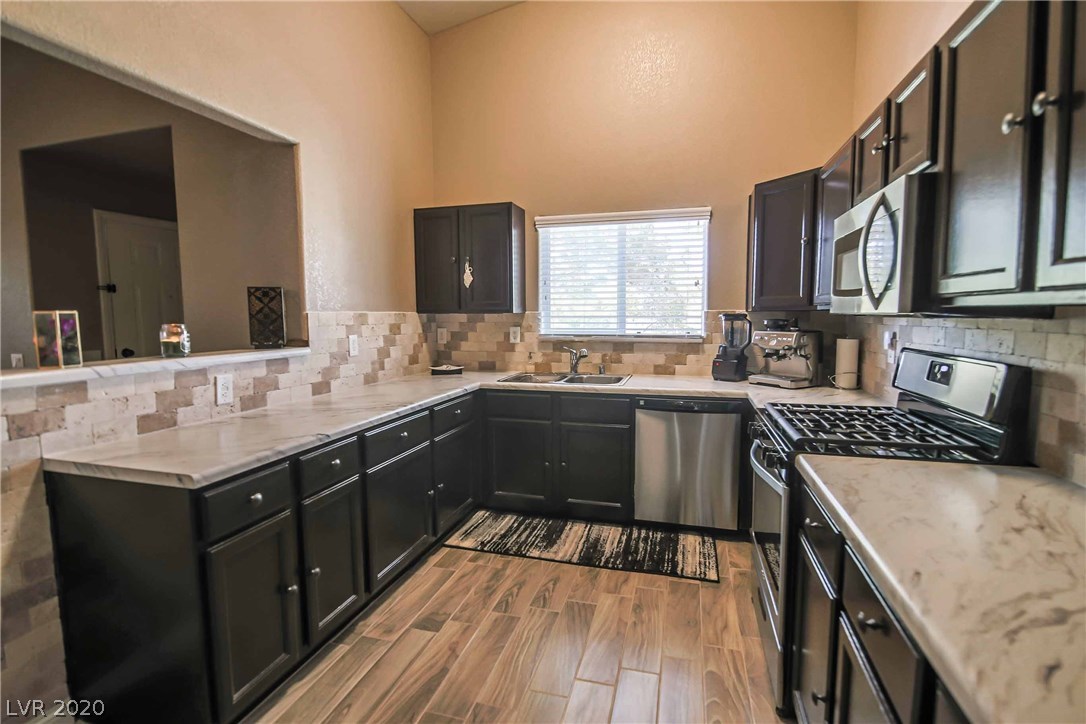 2000 Turquoise Ridge Street, Unit 204 Las Vegas, NV 89117 - Photo 12 of 35