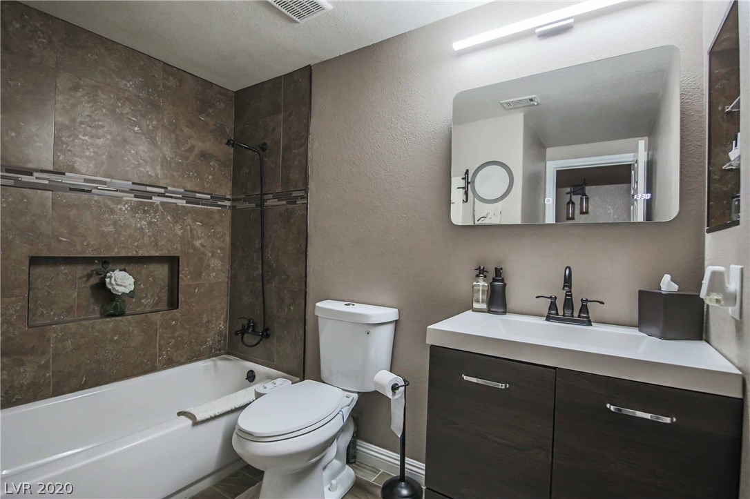 2000 Turquoise Ridge Street, Unit 204 Las Vegas, NV 89117 - Photo 19 of 35