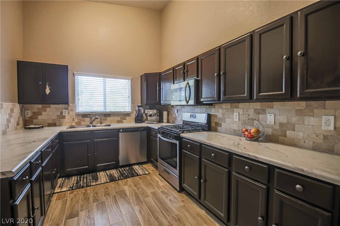2000 Turquoise Ridge Street, Unit 204 Las Vegas, NV 89117 - Photo 10 of 35