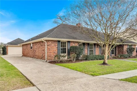 $385,000 | 4450 Lennox Boulevard, New Orleans, LA 70131