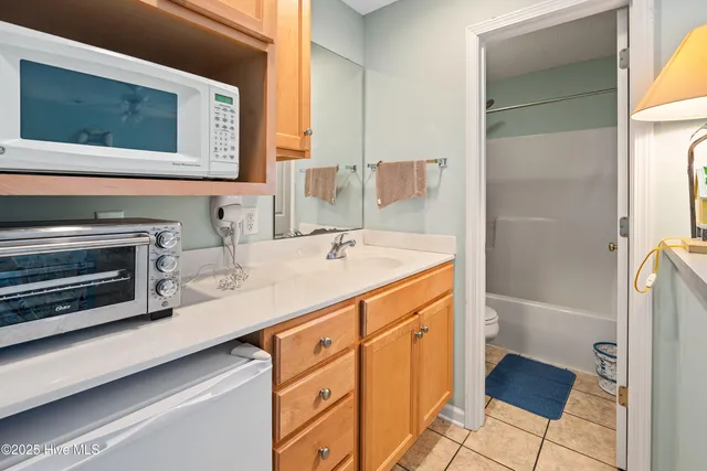 $299,900 | 3350 Club Villas Drive, Unit 1706, Southport, NC 28461