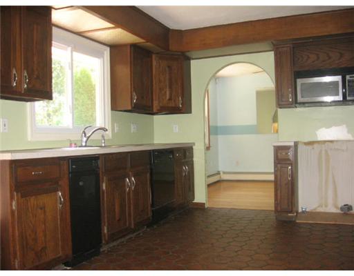 36 Charles Harpin Road Scituate, RI 02825 - Photo 4 of 9 Kitchen.