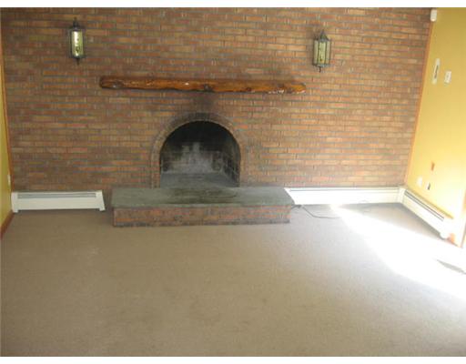 36 Charles Harpin Road Scituate, RI 02825 - Photo 5 of 9 Den/Family/Great Room.