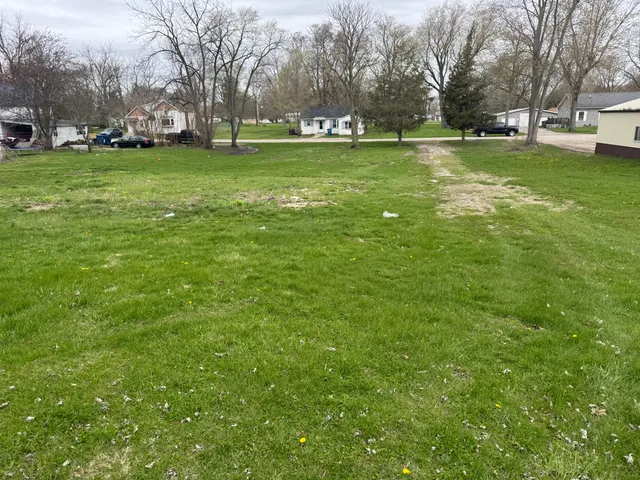 $25,985 | 413 North Lincoln Street, Morocco, IN 47963