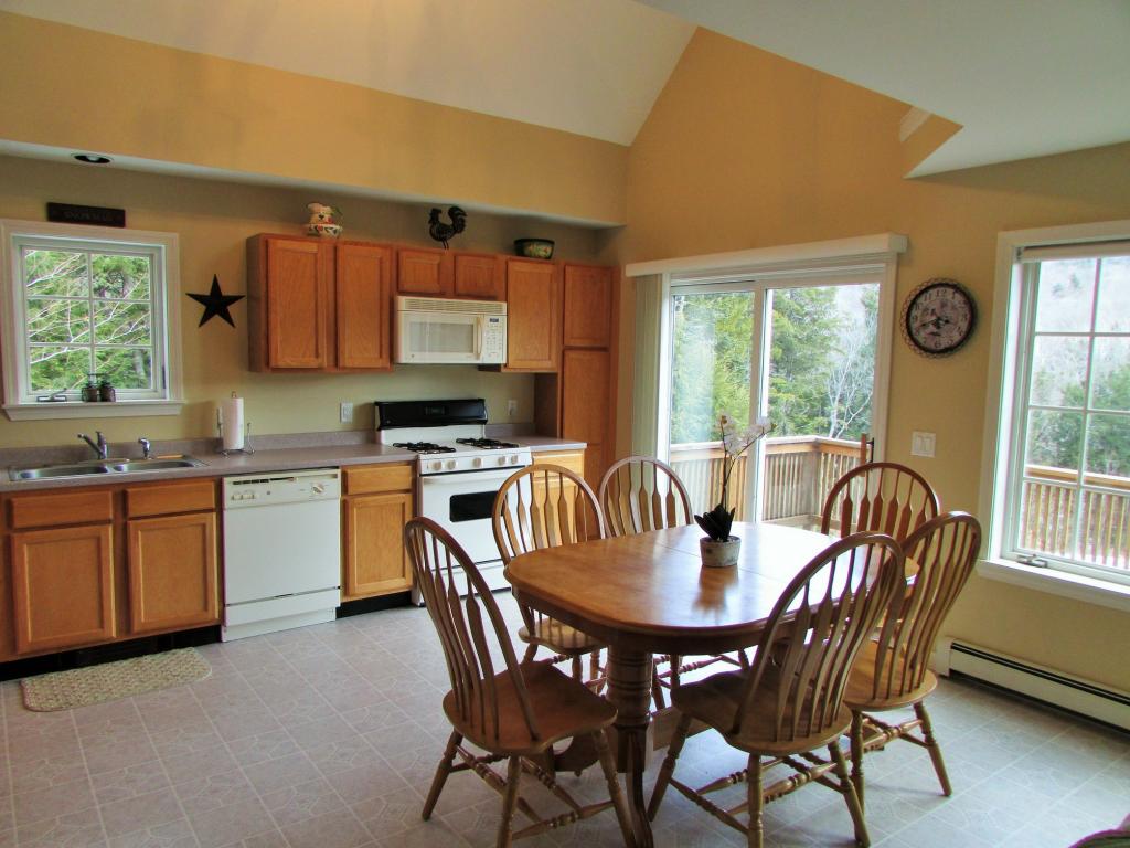 838 Boardman Loop Wardsboro, VT 05360 - Photo 4 of 15
