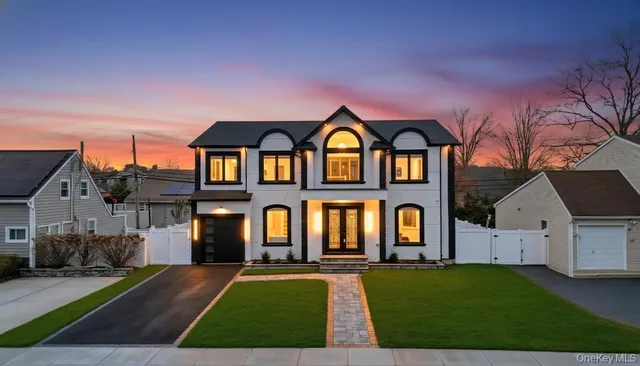 $1,589,999 | 41 Coachman Lane, Levittown, NY 11756