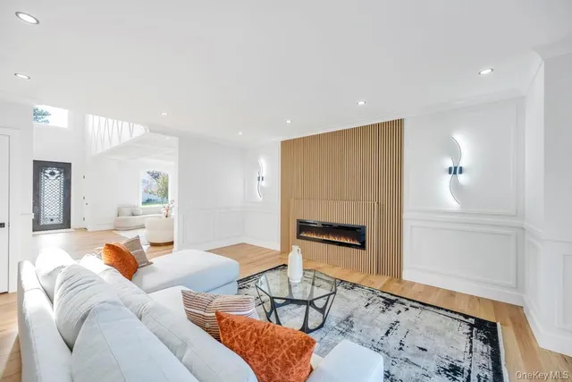 $1,589,999 | 41 Coachman Lane, Levittown, NY 11756