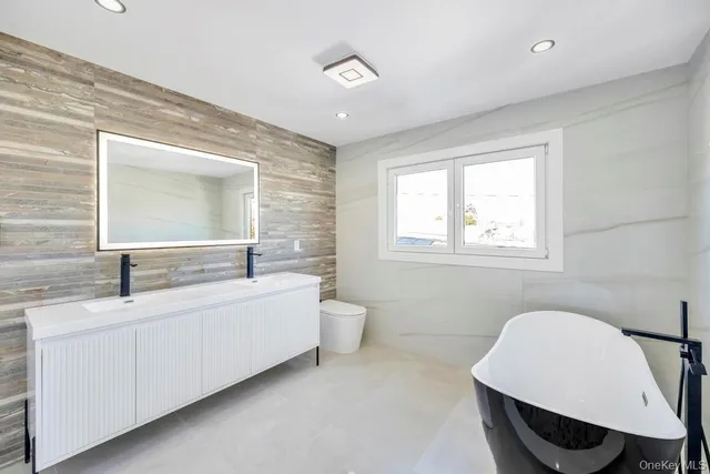 $1,589,999 | 41 Coachman Lane, Levittown, NY 11756