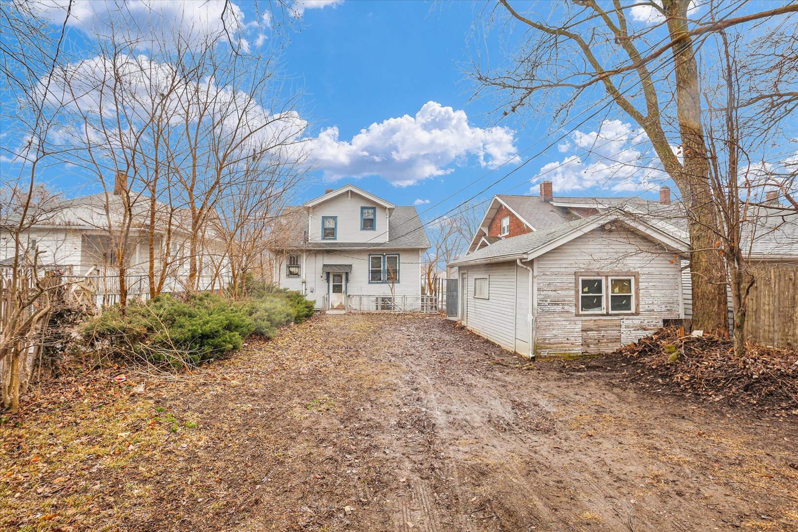 1545 North Monroe Street Decatur, IL 62526 - Photo 6 of 7 a view of a house with a yard
