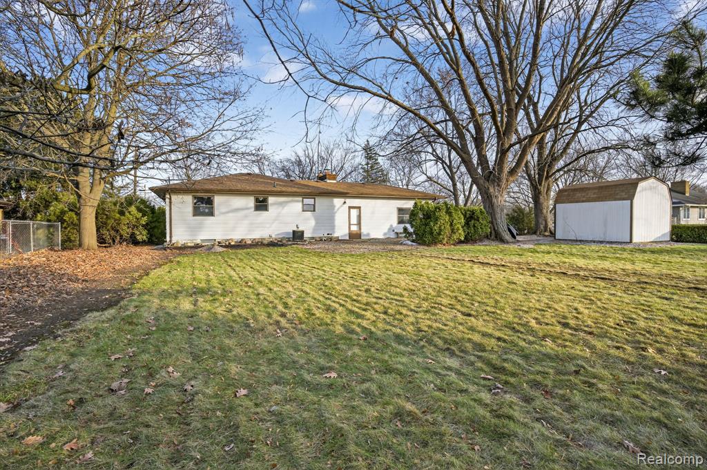 1397 North Seymour Road Flushing, MI 48433 - Photo 6 of 35 Gallery Image 6