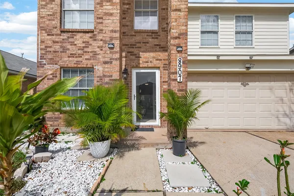 $299,000 | 8907 Rainesville Lane, Houston, TX 77075