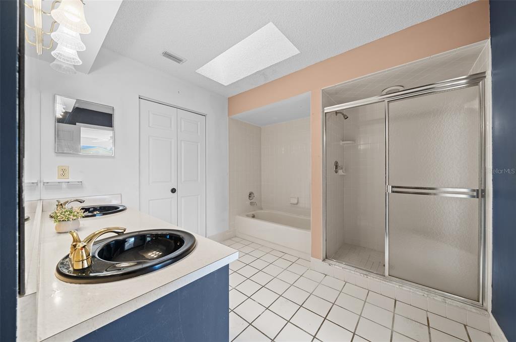 8639 Southwest 116th Lane Road Ocala, FL 34481 - Photo 40 of 63 Primary bathroom