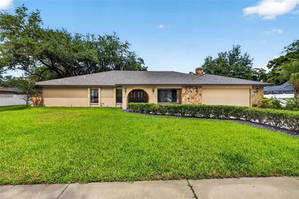 $700,000 | 11004 Theresa Arbor Drive, Temple Terrace, FL 33617