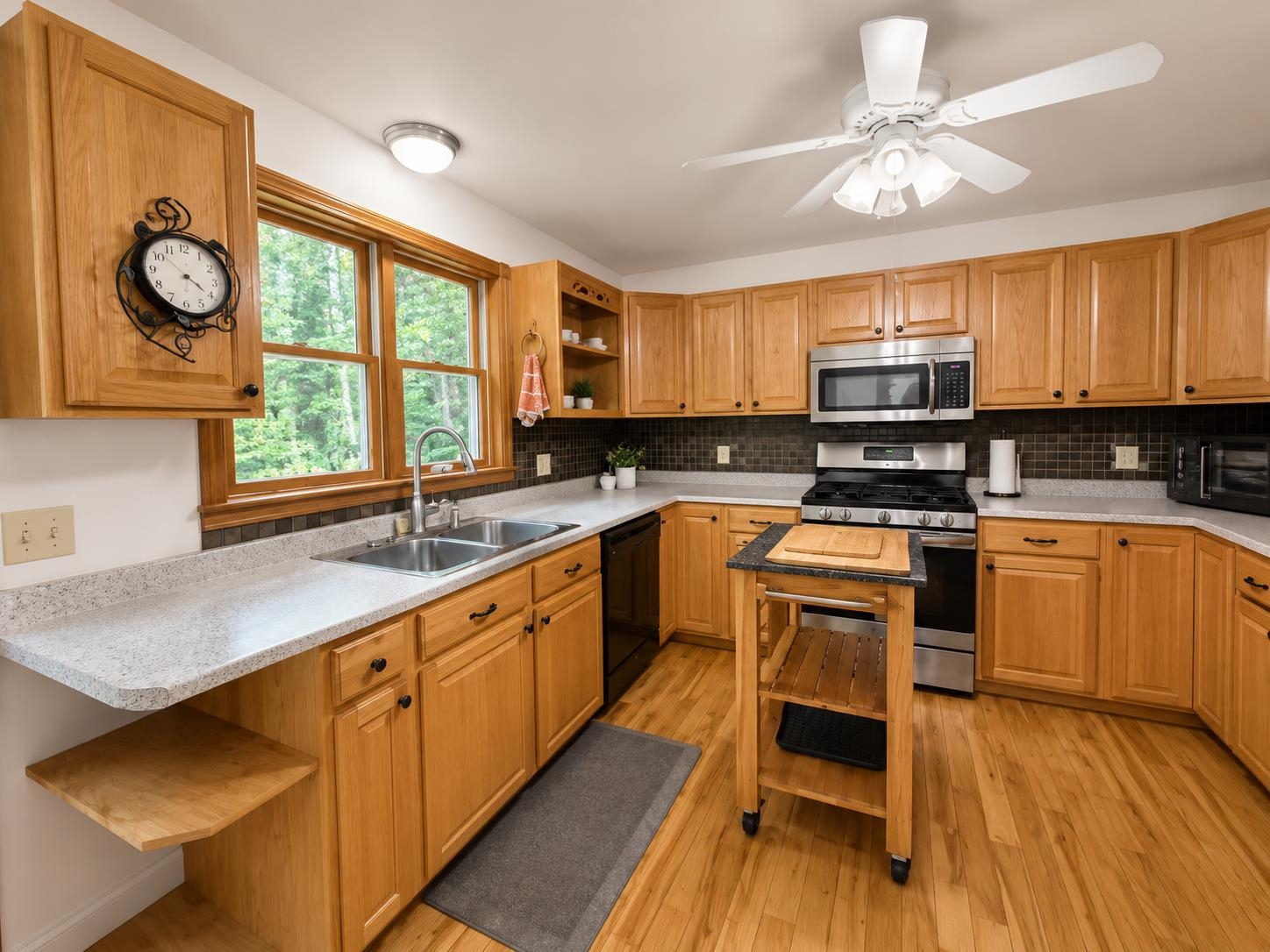 97 Jason Avenue Jefferson, NH 03583 - Photo 3 of 28 Gallery Image 3