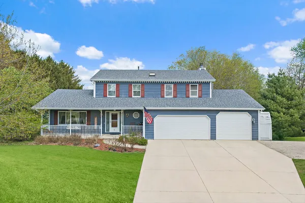 $499,900 | 6 Amanda Lane, Yorkville, IL 60560