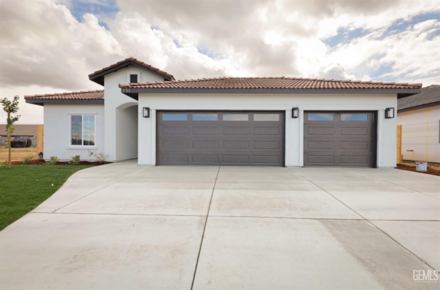 Undisclosed Address Shafter, CA 93263 - Photo 3 of 33 a front view of a house