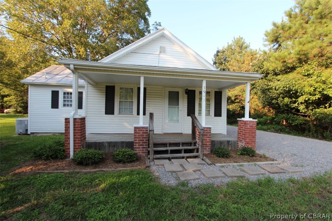 7945 Guinea Road Hayes, VA 23072 - Photo 4 of 19 Gallery Image 4