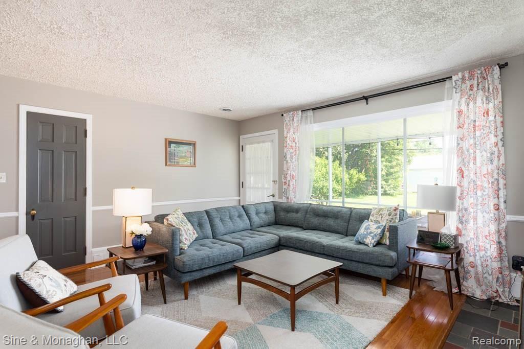 1154 Hampton Road Grosse Pointe Woods, MI 48236 - Photo 10 of 24