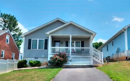 $299,900 | 611 C Street, Staunton, VA 24401