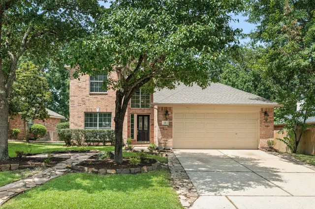 $435,000 | 27 North Queenscliff Circle, The Woodlands, TX 77382