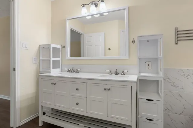 $435,000 | 27 North Queenscliff Circle, The Woodlands, TX 77382