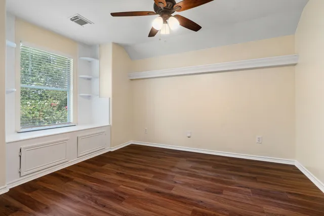 $435,000 | 27 North Queenscliff Circle, The Woodlands, TX 77382