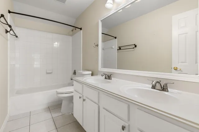 $435,000 | 27 North Queenscliff Circle, The Woodlands, TX 77382