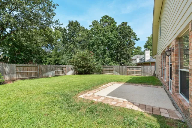 $435,000 | 27 North Queenscliff Circle, The Woodlands, TX 77382