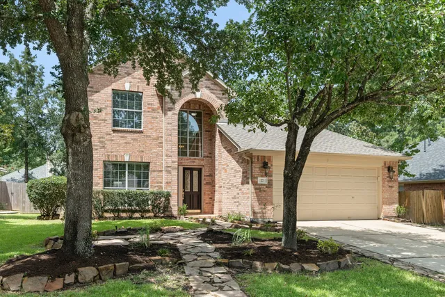 $435,000 | 27 North Queenscliff Circle, The Woodlands, TX 77382