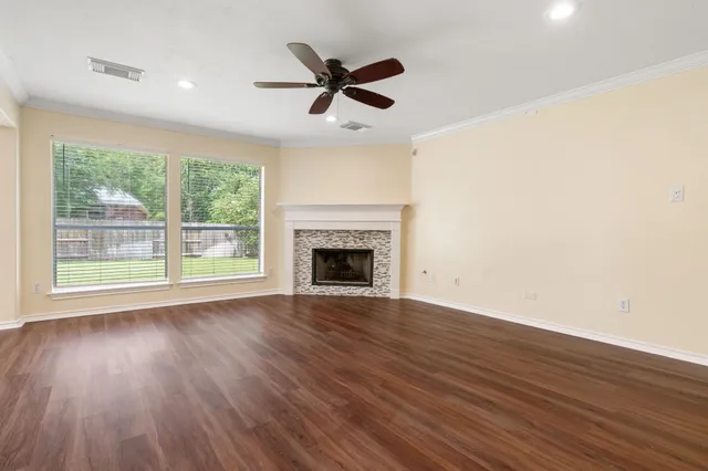 $435,000 | 27 North Queenscliff Circle, The Woodlands, TX 77382