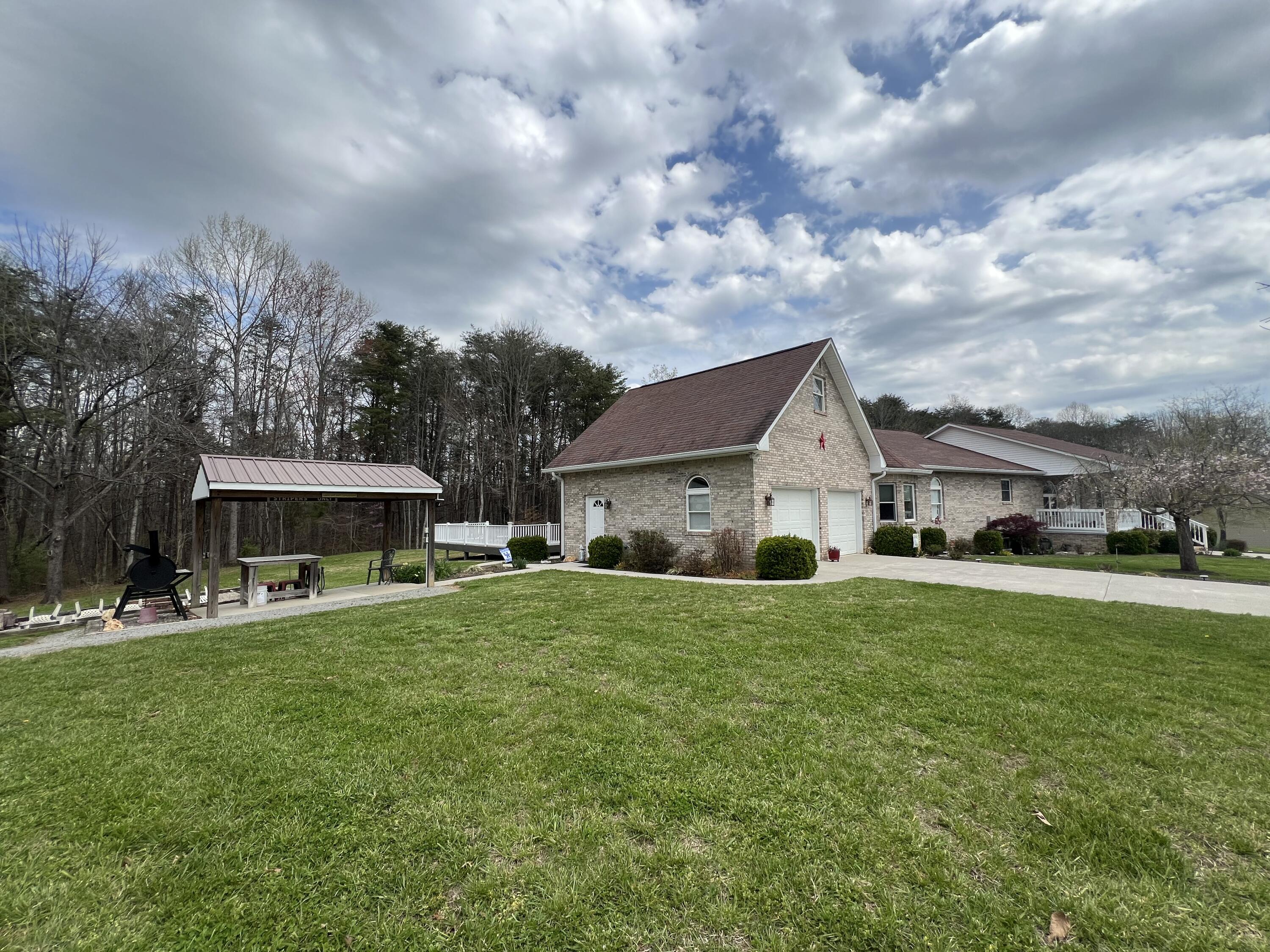 530 Water Works Road Jamestown, KY 42629 - Photo 3 of 90 1B30F980-8933-49D2-A5AC-B70DDE5182F5