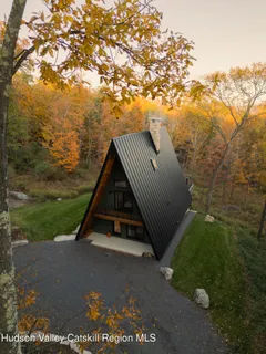 $1,350,000 | 40 Black Hawk Trail, Gardiner, NY 12525