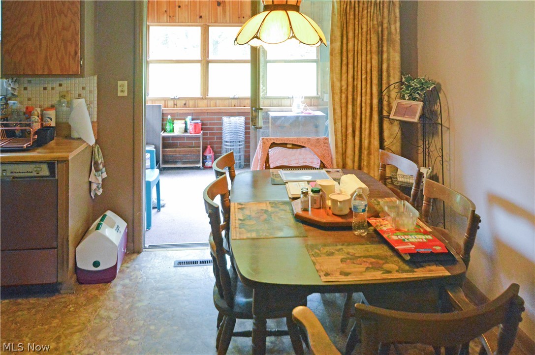 2598 Lee Road West Ashtabula, OH 44004 - Photo 4 of 16