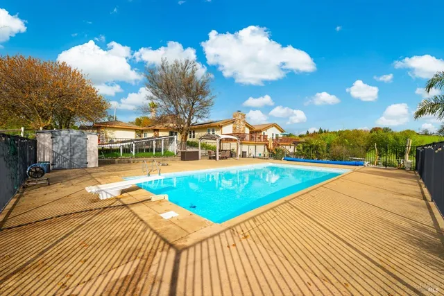 $1,325,000 | 4265 Summerwood Court, Vacaville, CA 95688