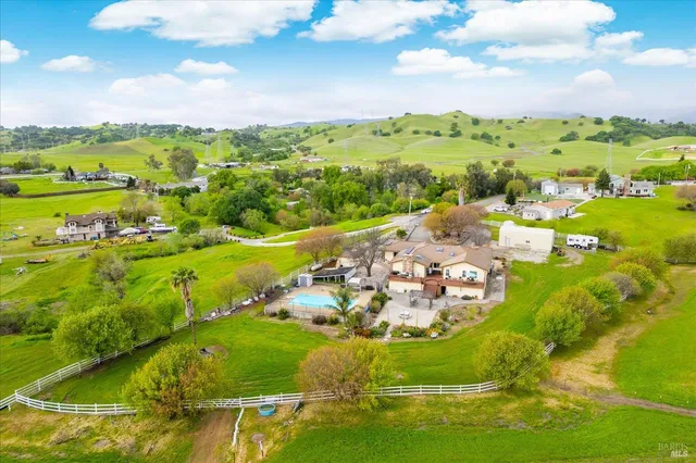 $1,325,000 | 4265 Summerwood Court, Vacaville, CA 95688