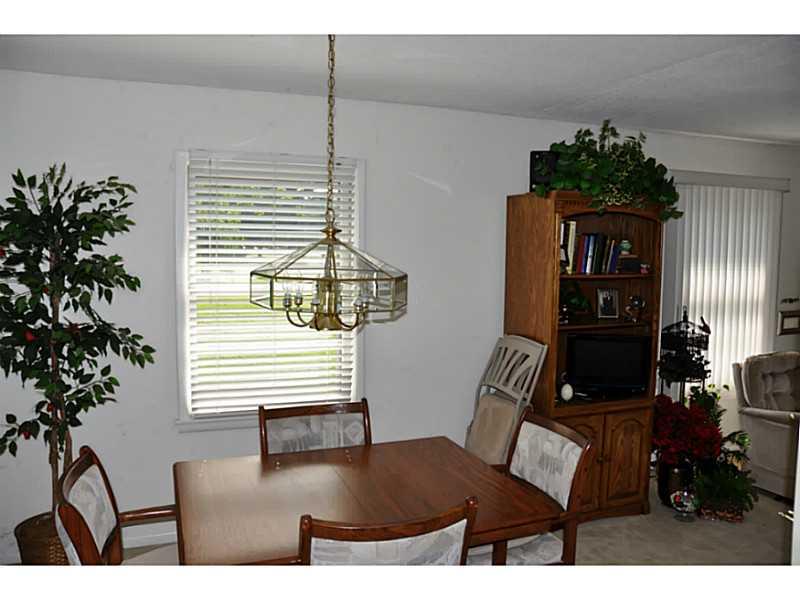 264 Hoss Road Indianapolis, IN 46217 - Photo 5 of 24 Gallery Image 5