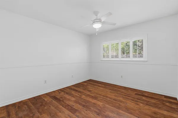 $385,000 | 404 Knoll Wood Court, Euless, TX 76039