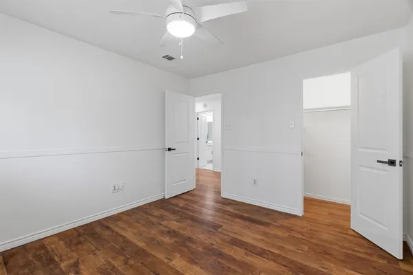 $385,000 | 404 Knoll Wood Court, Euless, TX 76039