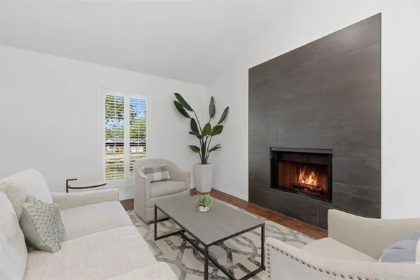 $385,000 | 404 Knoll Wood Court, Euless, TX 76039