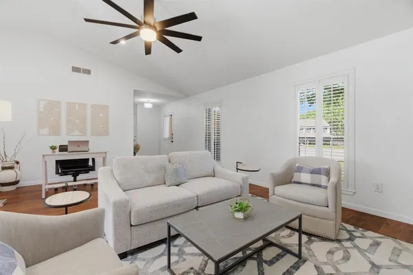 $385,000 | 404 Knoll Wood Court, Euless, TX 76039