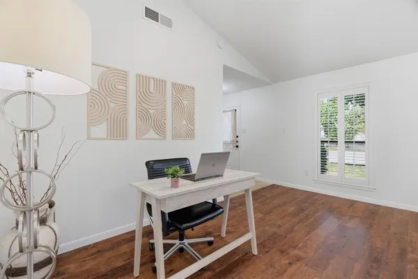 $385,000 | 404 Knoll Wood Court, Euless, TX 76039