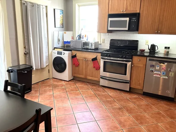 $3,000 | 1187 Dorchester Avenue, Unit 3, Boston, MA 02125