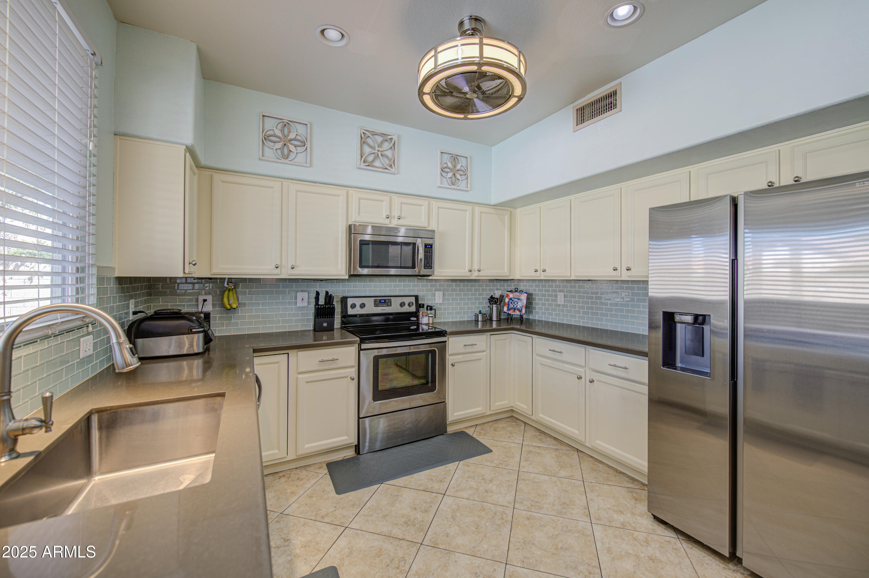 2414 South Revolta Mesa, AZ 85209 - Photo 10 of 47 2414 S Revolta