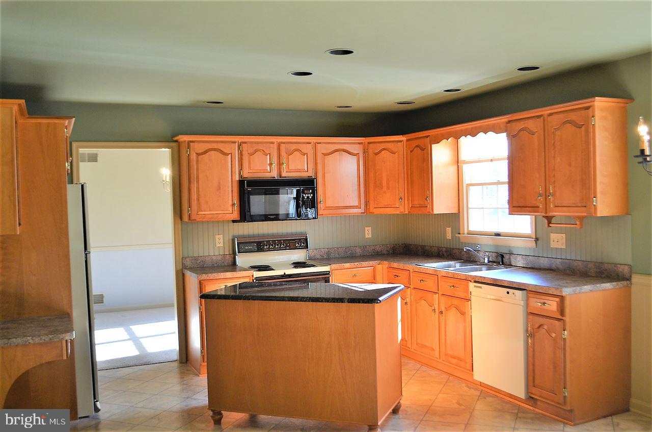 220 Blymire Road Dallastown, PA 17313 - Photo 8 of 35 Gallery Image 8