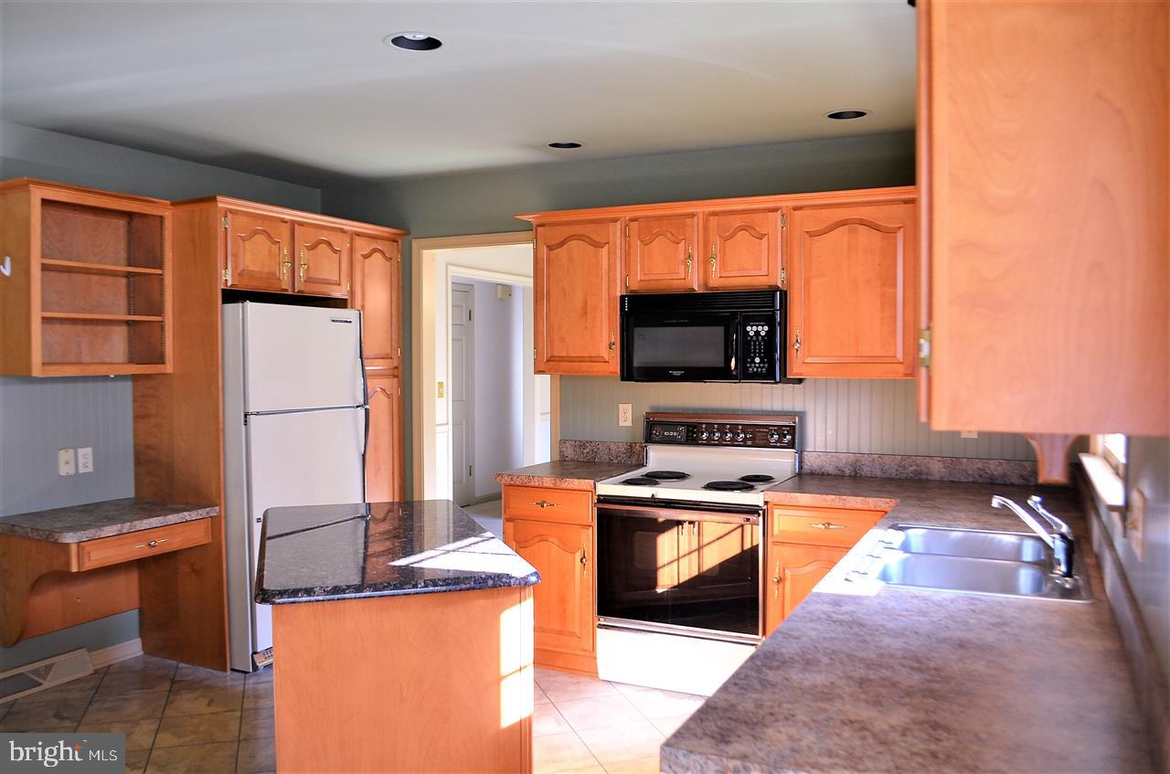 220 Blymire Road Dallastown, PA 17313 - Photo 10 of 35 Gallery Image 10