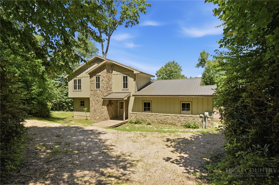 342 Ripshin Lake Road Roan Mountain, TN 37687 - Photo 3 of 50 Gallery Image 3