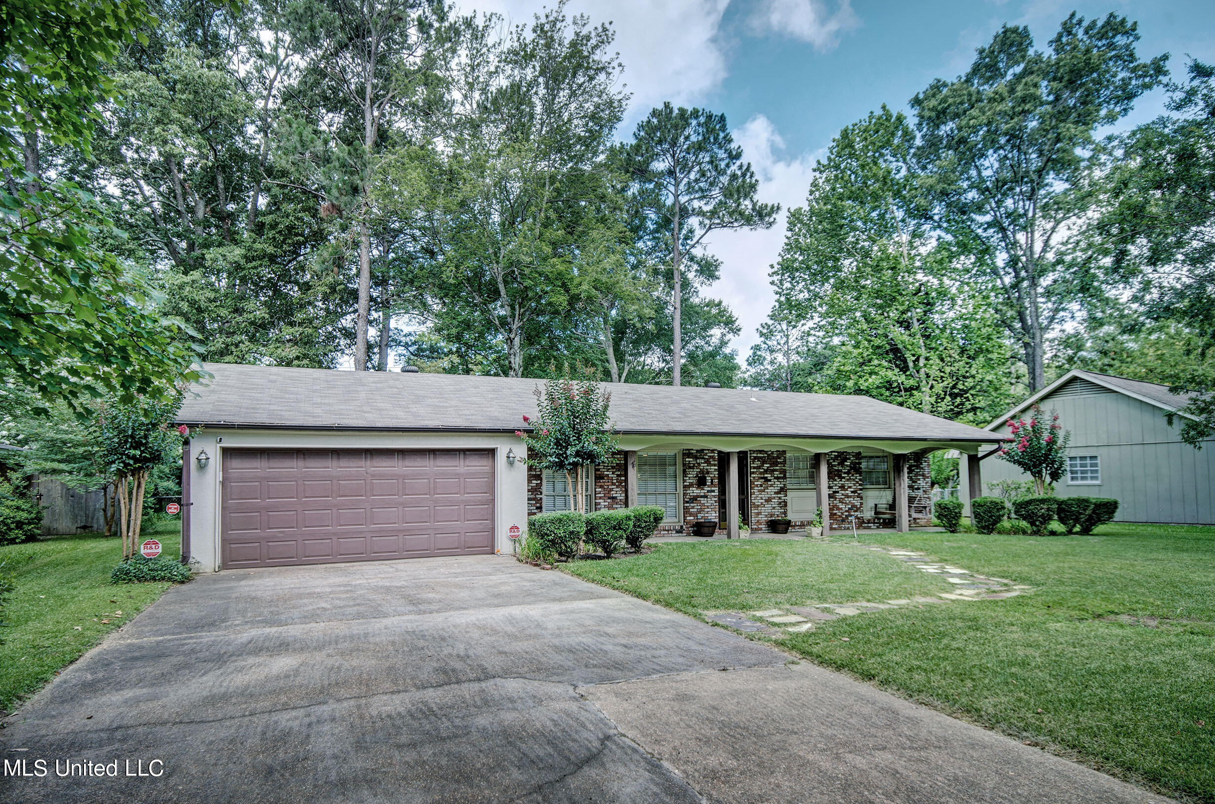 1023 Briarfield Road Jackson, MS 39211 - Photo 2 of 22 IMGP8391_2_3